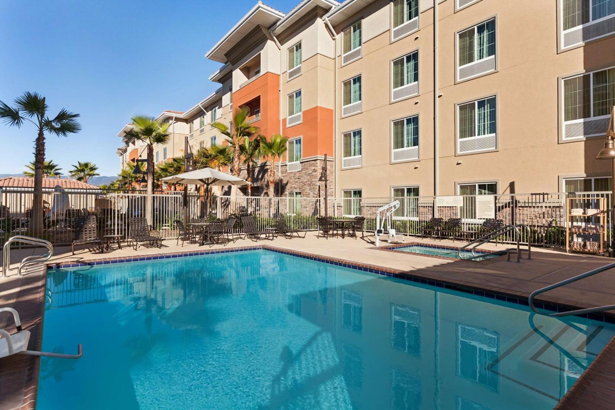 Hampton Inn & Suites סן ברנרדינו מראה חיצוני תמונה